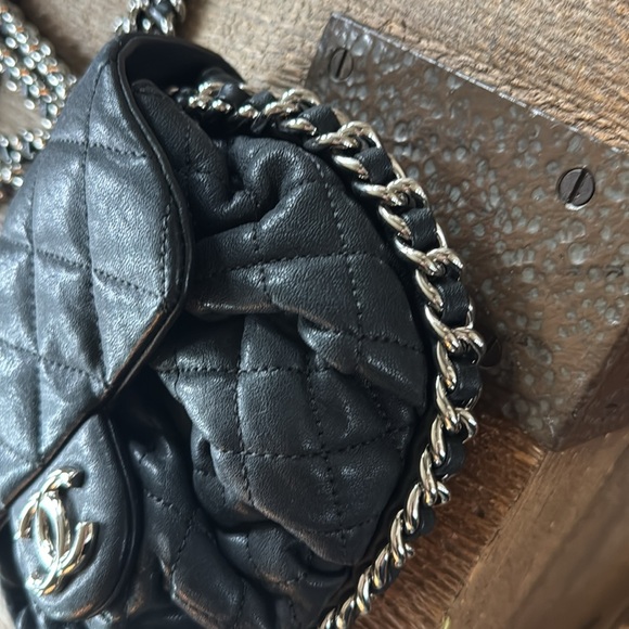 Chanel black leather chain around crossbody bag chunky silver hardware 8x6 - Picture 4 of 9